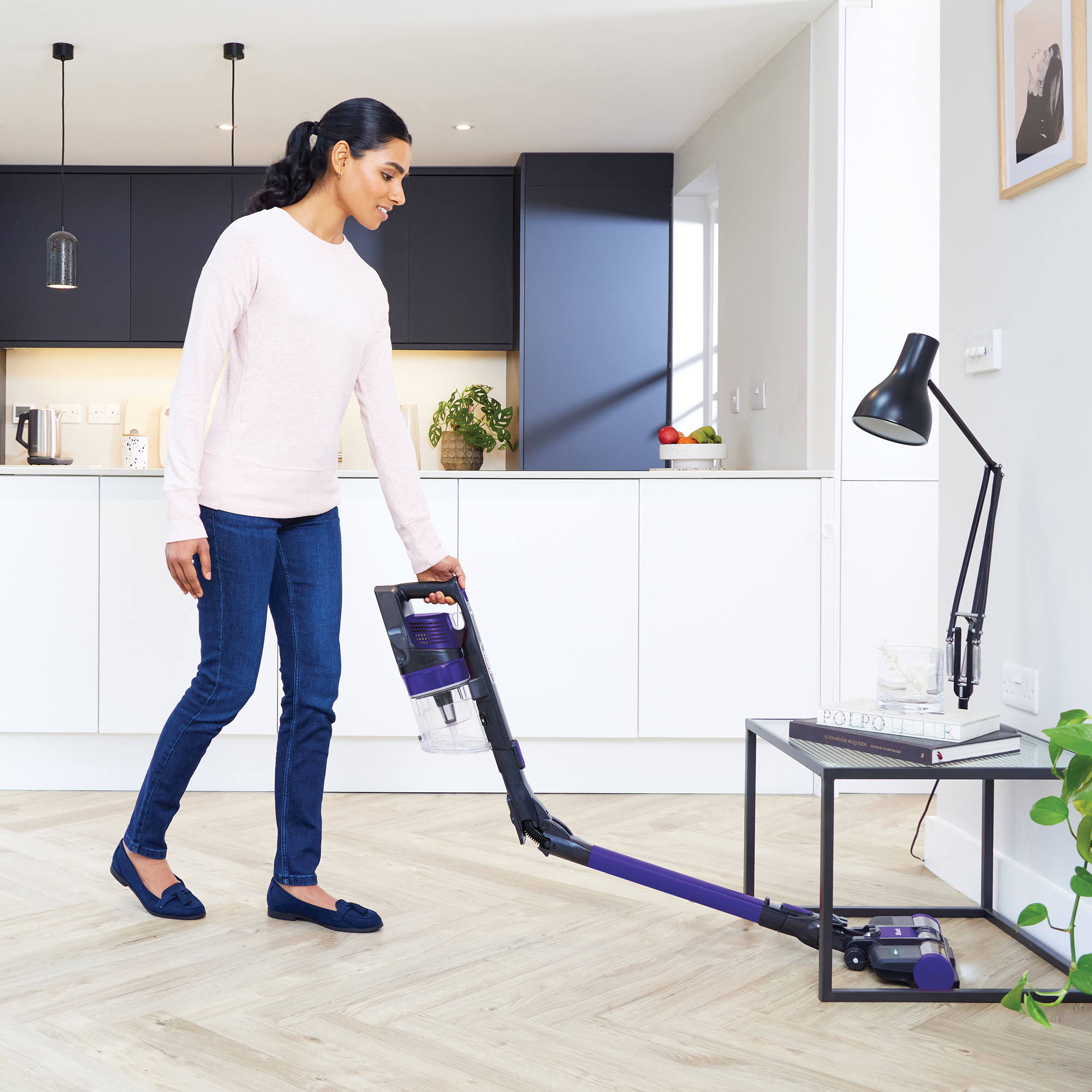 Shark IZ202 cordless vacuum